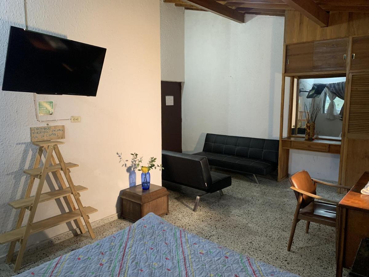 Al Bosque Hostel & Glamping Santa Elena  Eksteriør billede